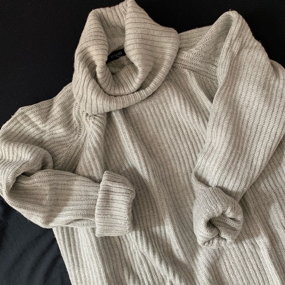 RW&CO. Sweaters - RW&Co. Soft Knit